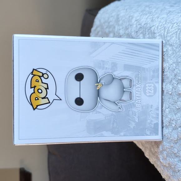 Funko Pop! Disney Big Hero 6 Baymax with Butterfly #1233 Funko Shop Exclusive 6" - Picture 3 of 5